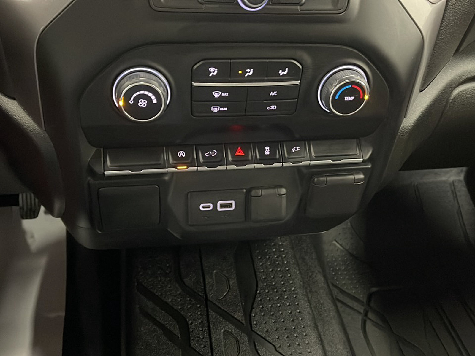 Used 2022 Chevrolet Silverado 1500 Custom w/ LPO, Dark Essentials Package AWD/4WD image 9