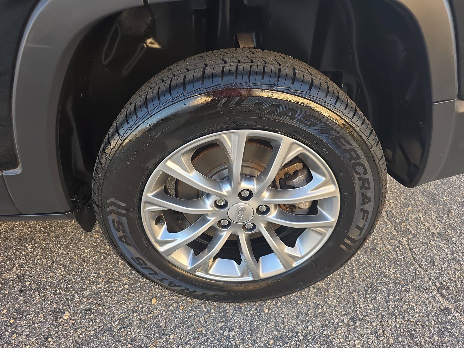 Used 2021 Jeep Cherokee Latitude Lux w/ Sun & Sound Group FWD image 34