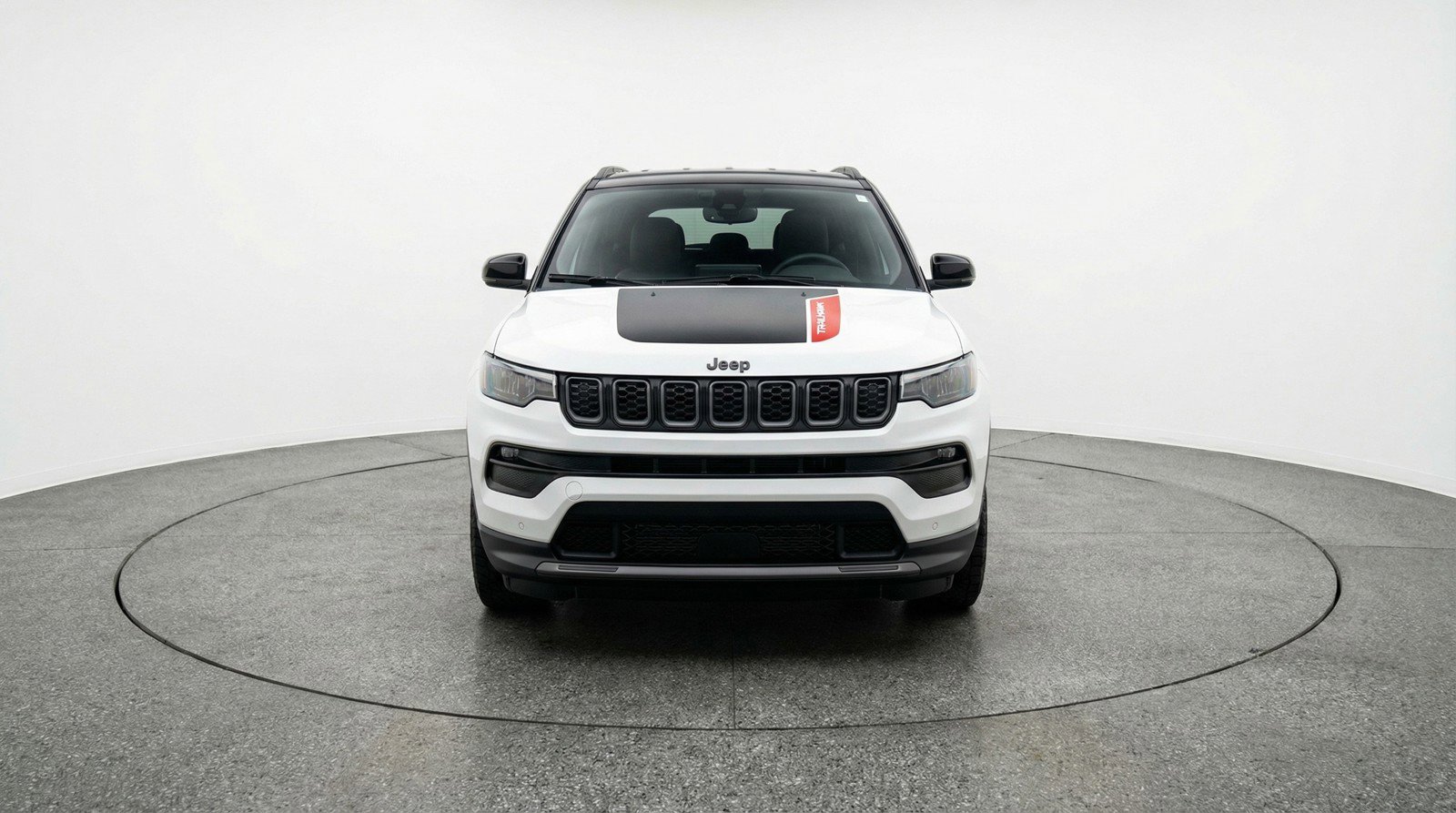 Used 2025 Jeep Compass Trailhawk image 2