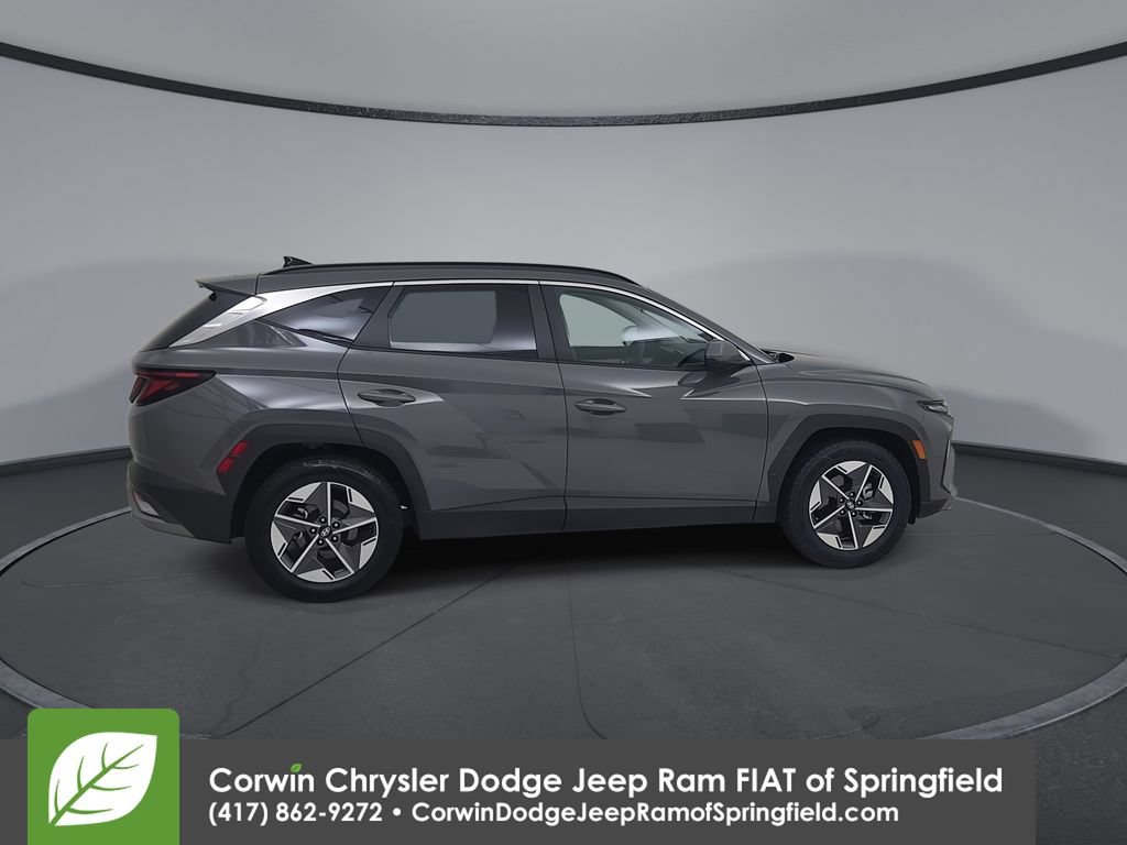 Used 2025 Hyundai Tucson SEL FWD image 16