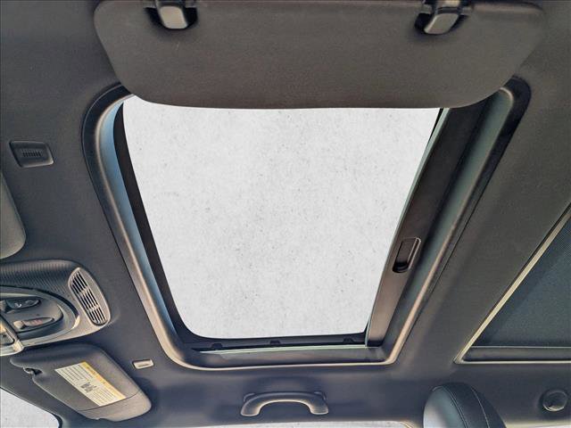 Used 2019 MINI Cooper 2-Door Hardtop image 15