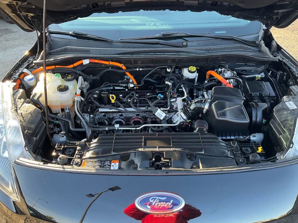 Used 2021 Ford Escape Titanium image 12