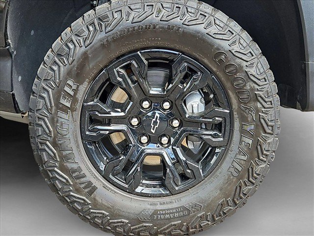 Used 2025 Chevrolet Silverado 1500 ZR2 w/ Technology Package AWD/4WD image 24