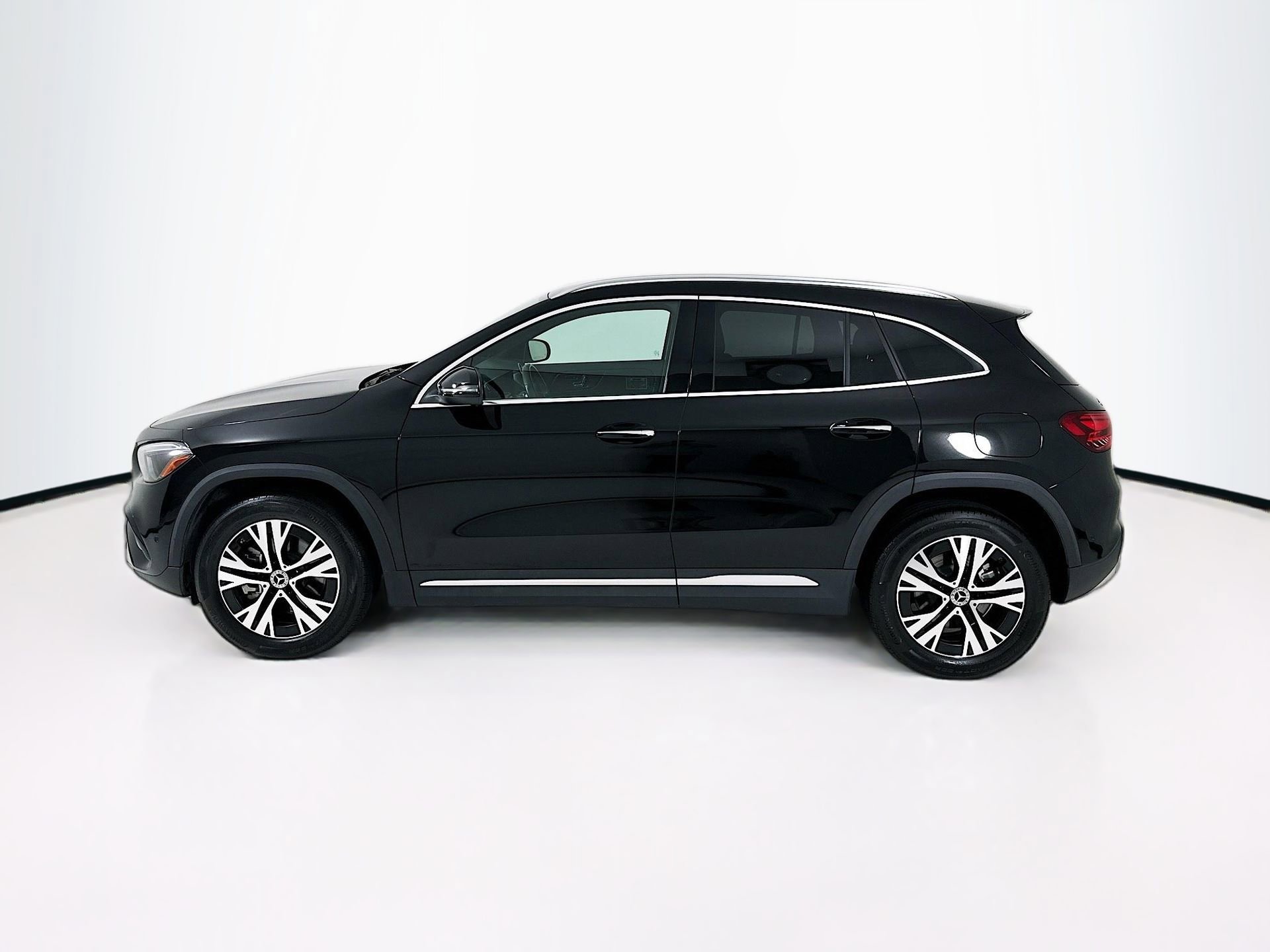Certified 2025 Mercedes-Benz GLA 250 4MATIC image 5