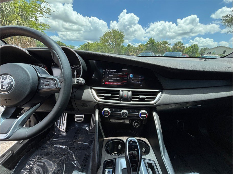Used 2022 Alfa Romeo Giulia Ti w/ Active Assist Plus Package RWD image 11