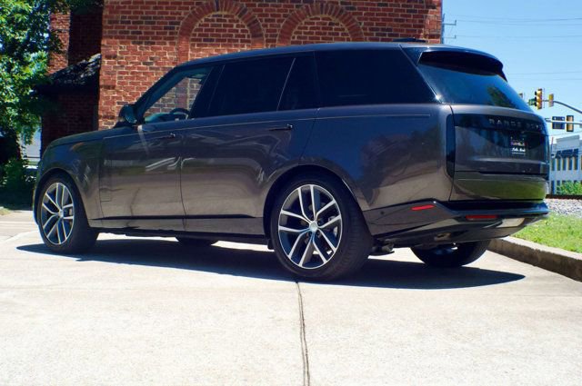 Used 2025 Land Rover Range Rover Long Wheelbase SE AWD/4WD image 7