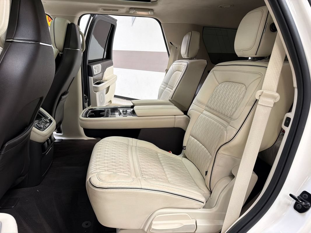 Used 2020 Lincoln Navigator Black Label w/ Cargo Convenience Package AWD/4WD image 35