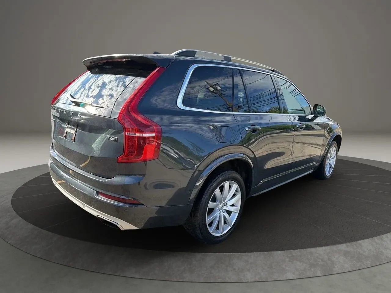 Used 2016 Volvo XC90 T6 Momentum w/ Momentum Plus Package AWD/4WD image 5