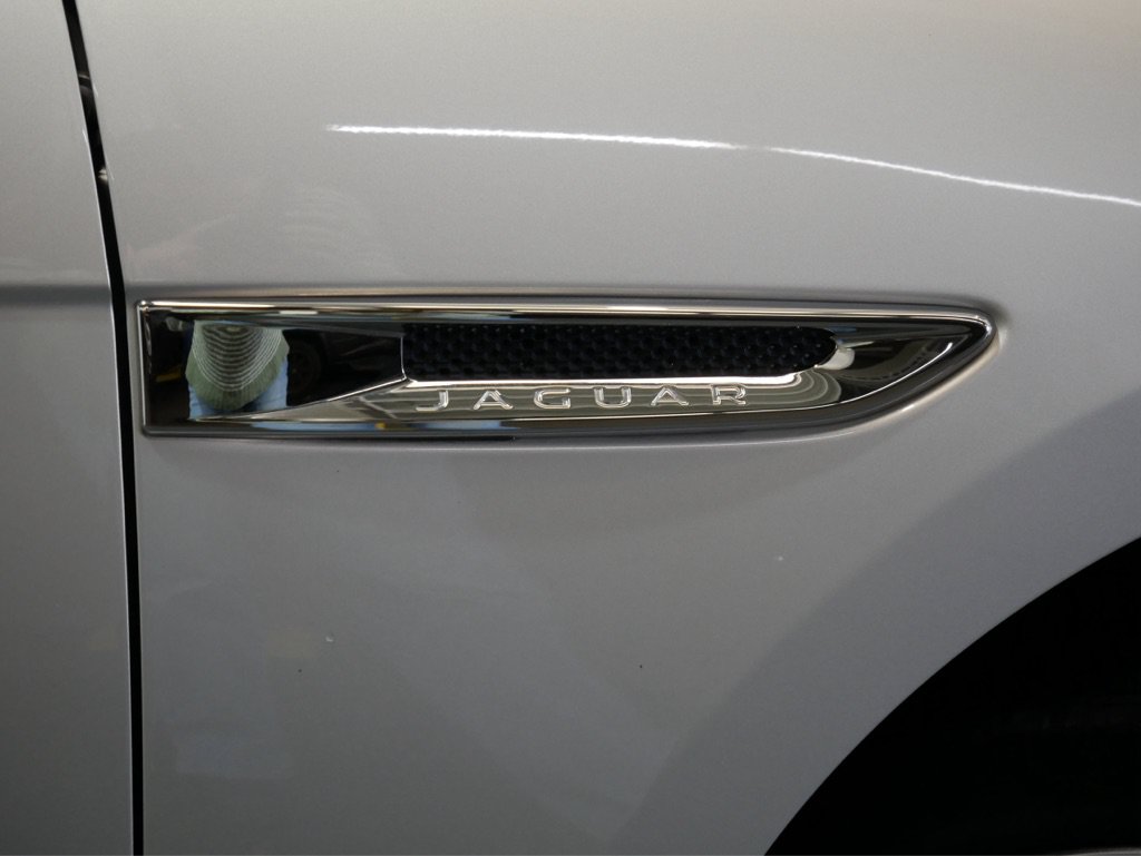 Used 2017 Jaguar F-PACE Premium AWD/4WD image 7