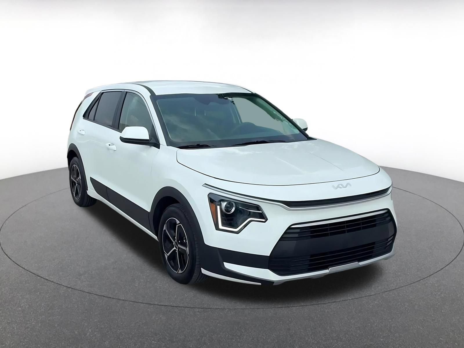 Used 2026 Kia Niro LX FWD image 3