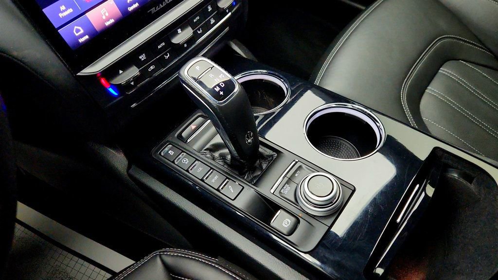 Used 2022 Maserati Quattroporte Modena image 16