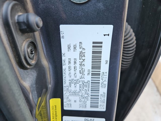 Used 2017 Toyota Tundra SR5 w/ SR5 Upgrade Package AWD/4WD image 24