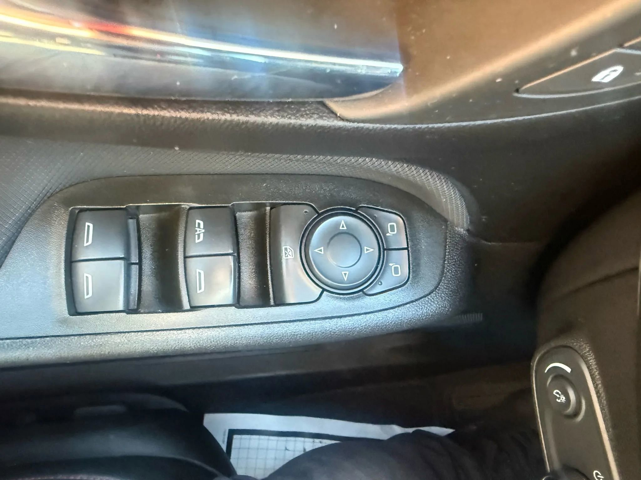 Used 2023 Chevrolet Equinox RS image 30