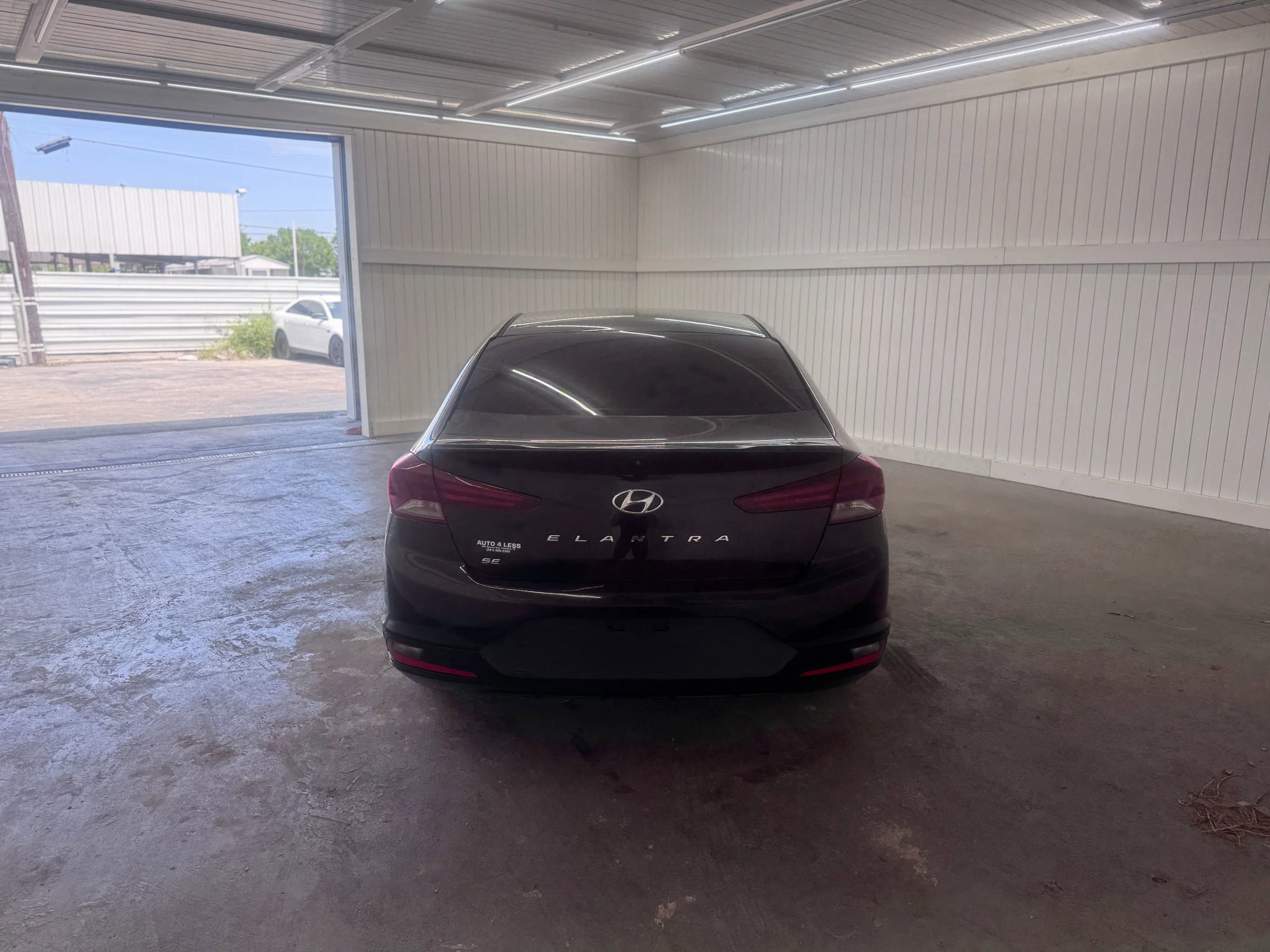 Used 2019 Hyundai Elantra SE w/ Cargo Package FWD image 6