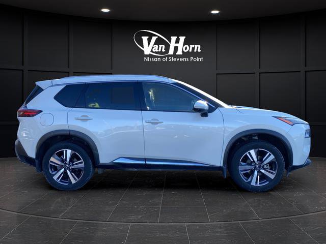 Used 2023 Nissan Rogue SL image 2