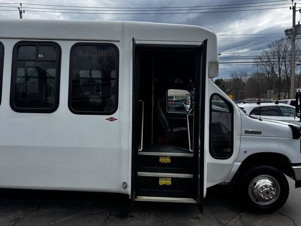 Used 2018 Ford E-450 and Econoline 450 Super Duty w/ Shuttle Bus Prep Package RWD image 10