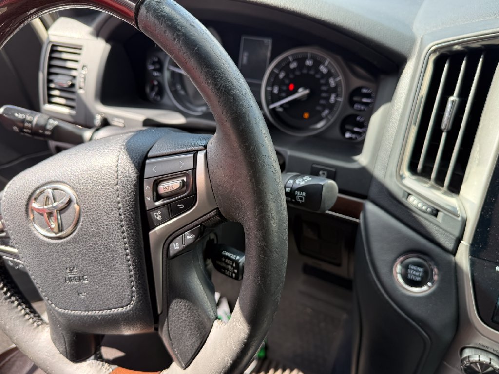 Used 2016 Toyota Land Cruiser AWD/4WD image 25