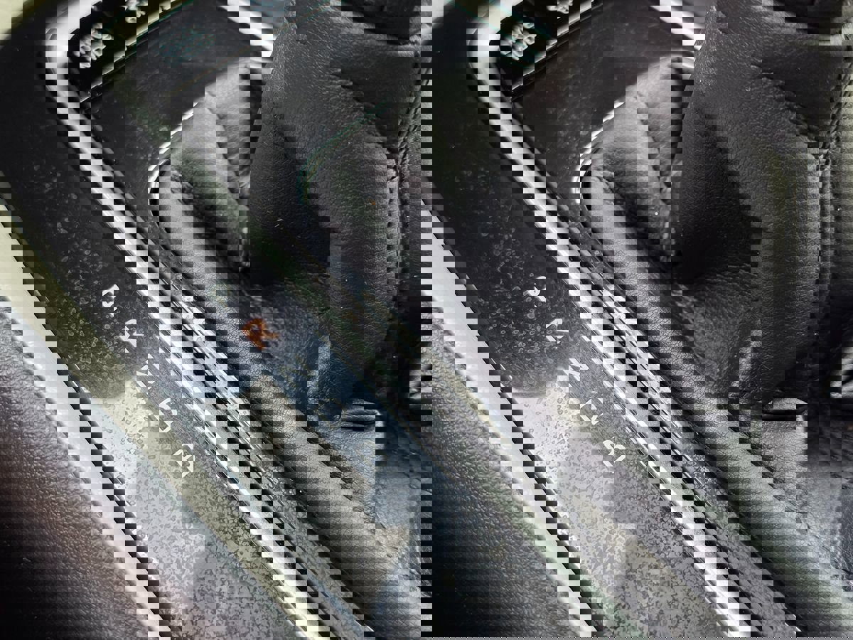 Used 2020 Toyota Corolla LE image 39