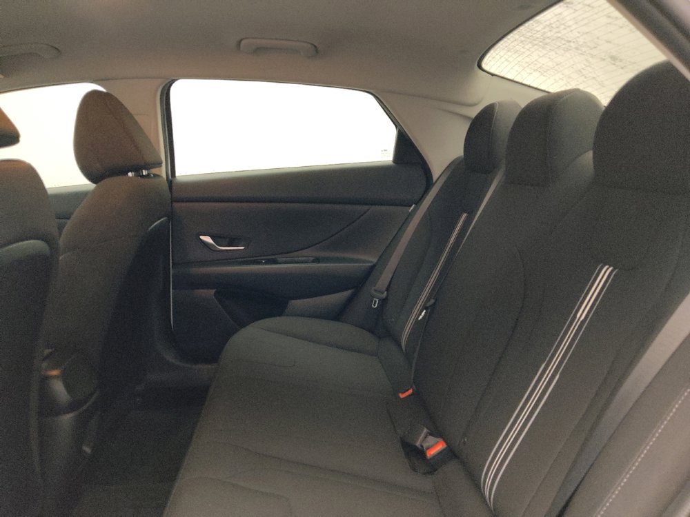 Used 2024 Hyundai Elantra Blue FWD image 18