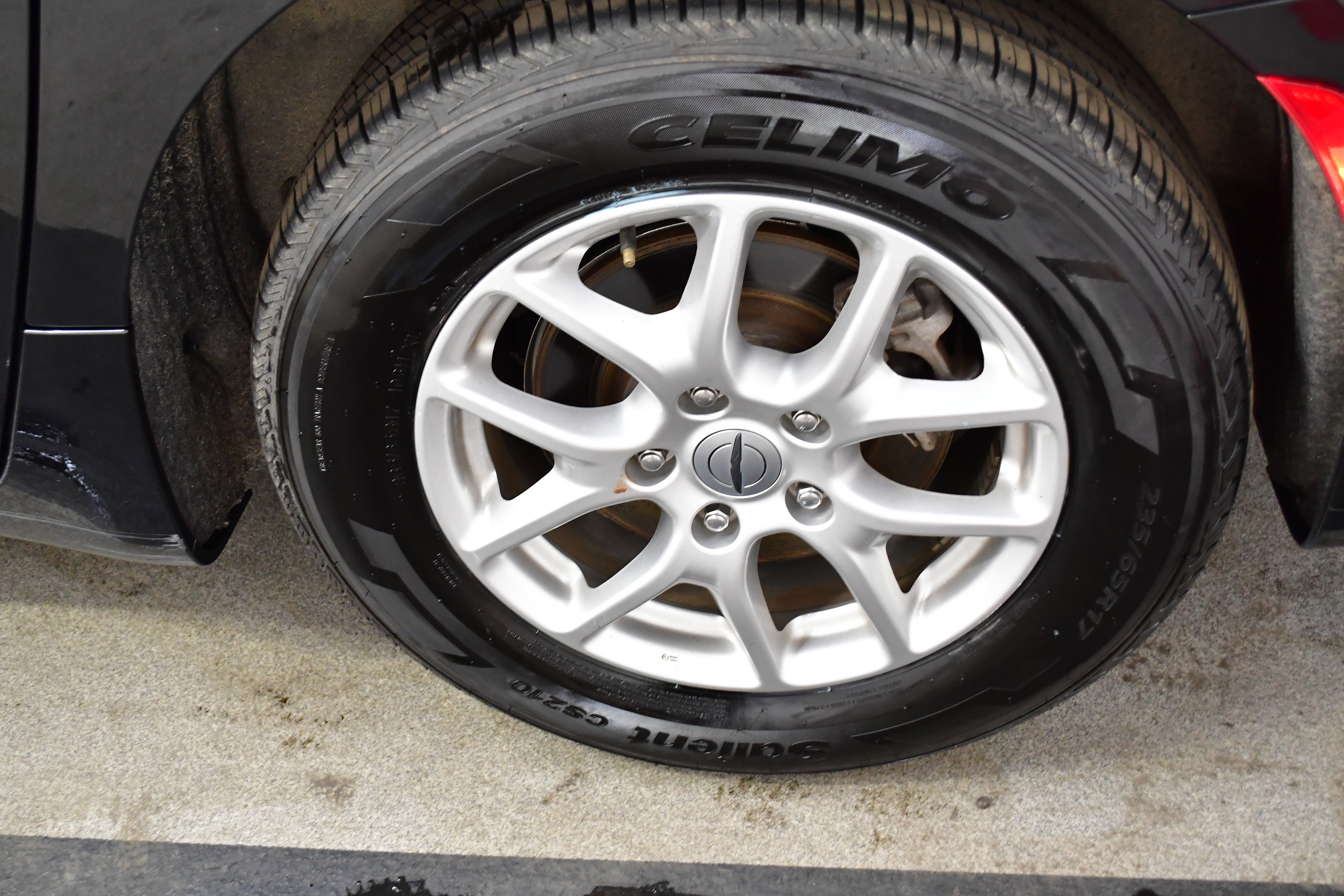Used 2023 Chrysler Voyager LX FWD image 34