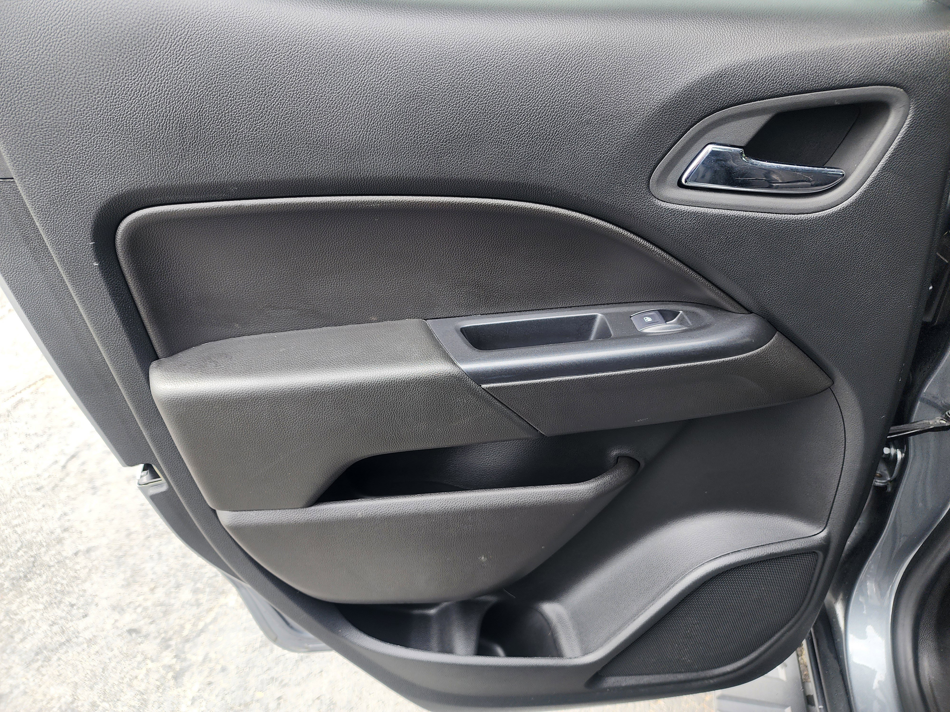 Used 2022 Chevrolet Colorado LT w/ LT Convenience Package image 17