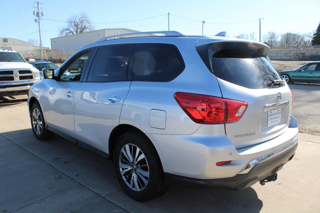 Used 2019 Nissan Pathfinder SL image 6