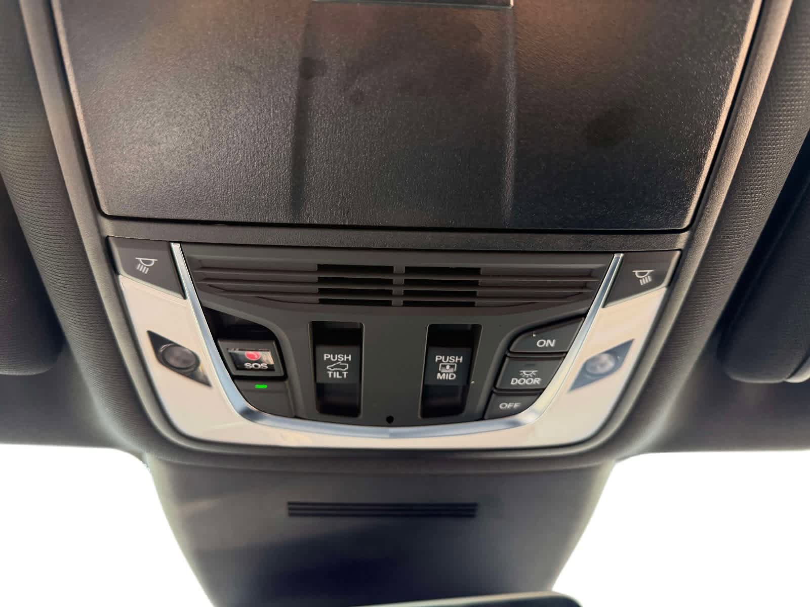 Used 2025 Acura MDX A-Spec image 33