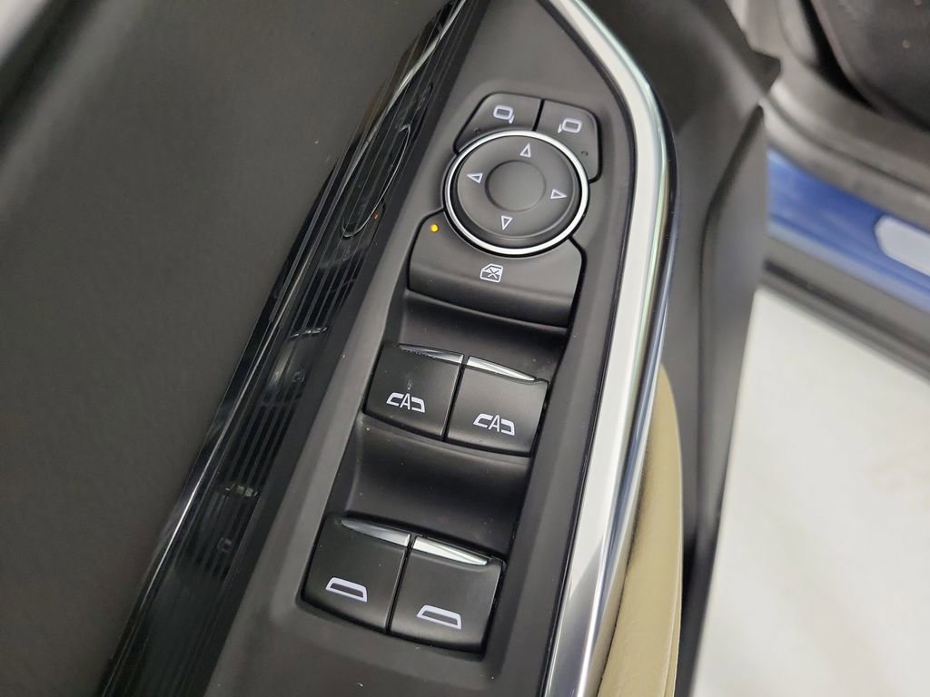 Certified 2024 Cadillac XT4 Luxury w/ Cold Weather Package FWD image 21