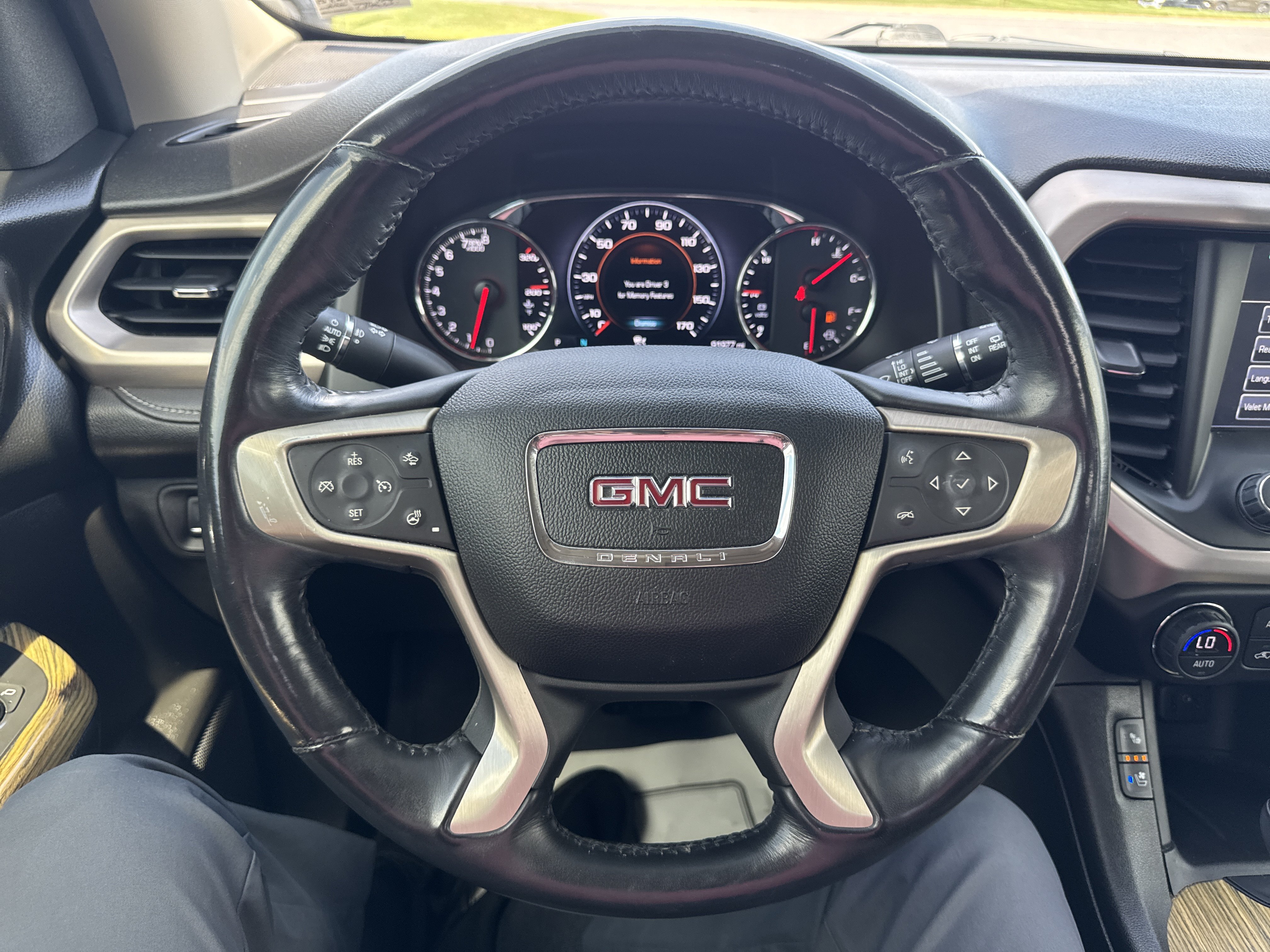 Used 2018 GMC Acadia Denali w/ Technology Package AWD/4WD image 18