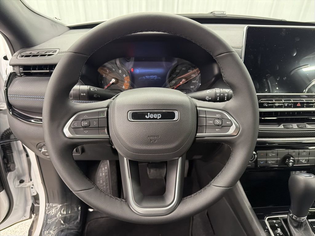 New 2026 Jeep Compass Latitude image 19