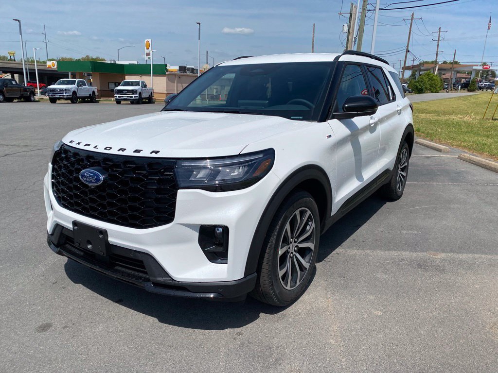New 2026 Ford Explorer ST-Line RWD image 3