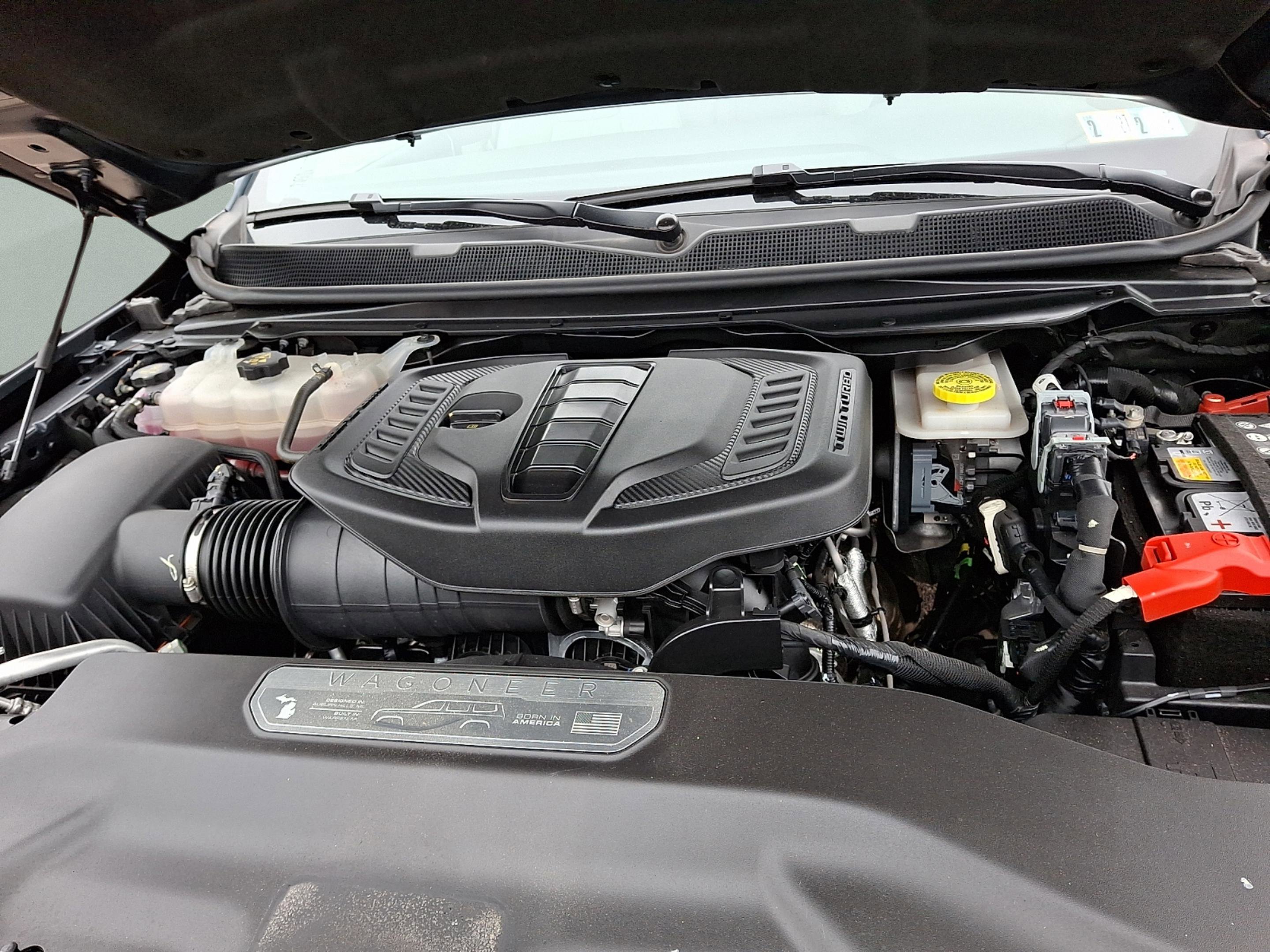 Used 2025 Jeep Wagoneer 4WD w/ Premium Group I image 24