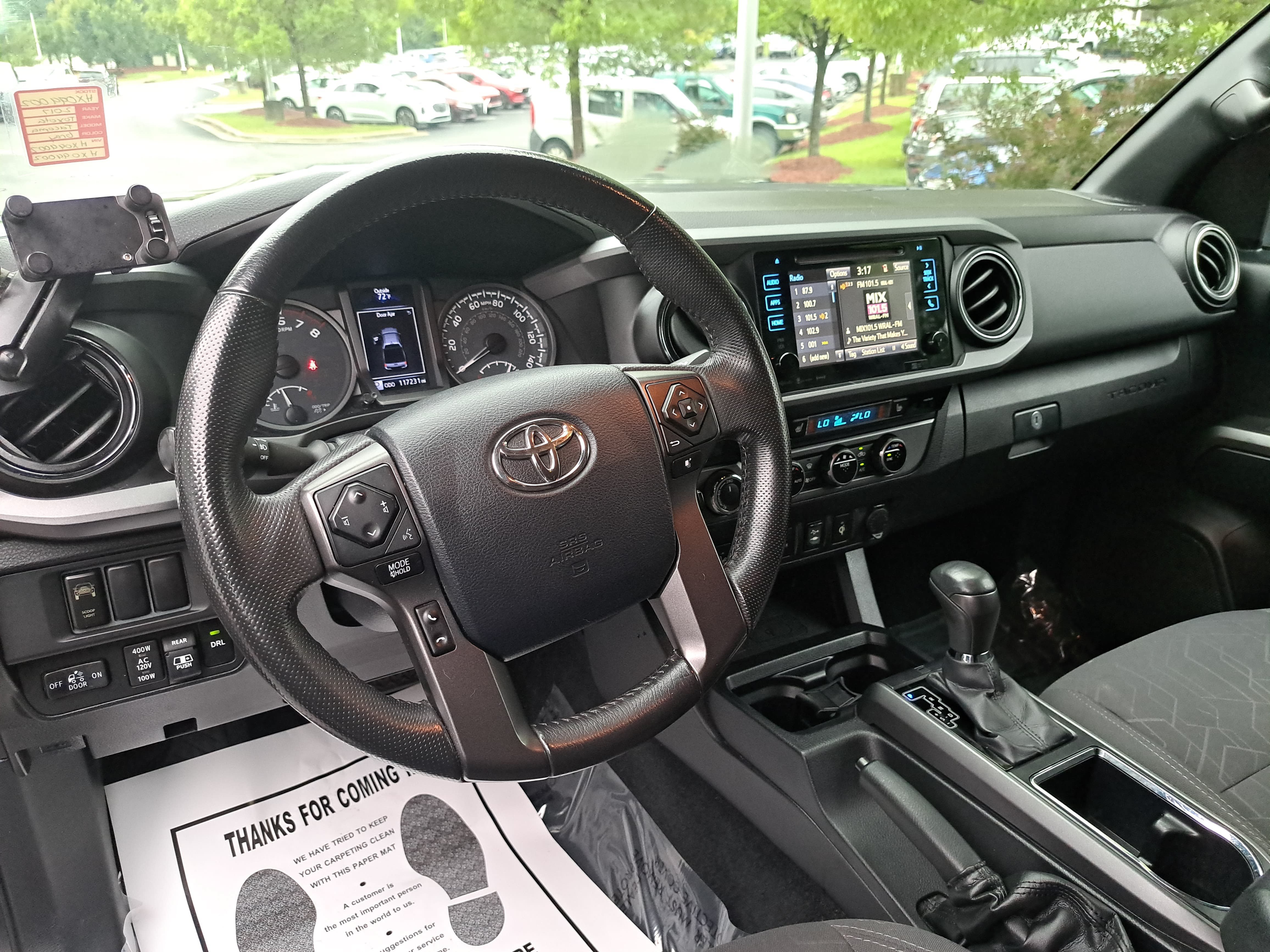 Used 2017 Toyota Tacoma TRD Sport w/ Premium & Technology Package AWD/4WD image 16