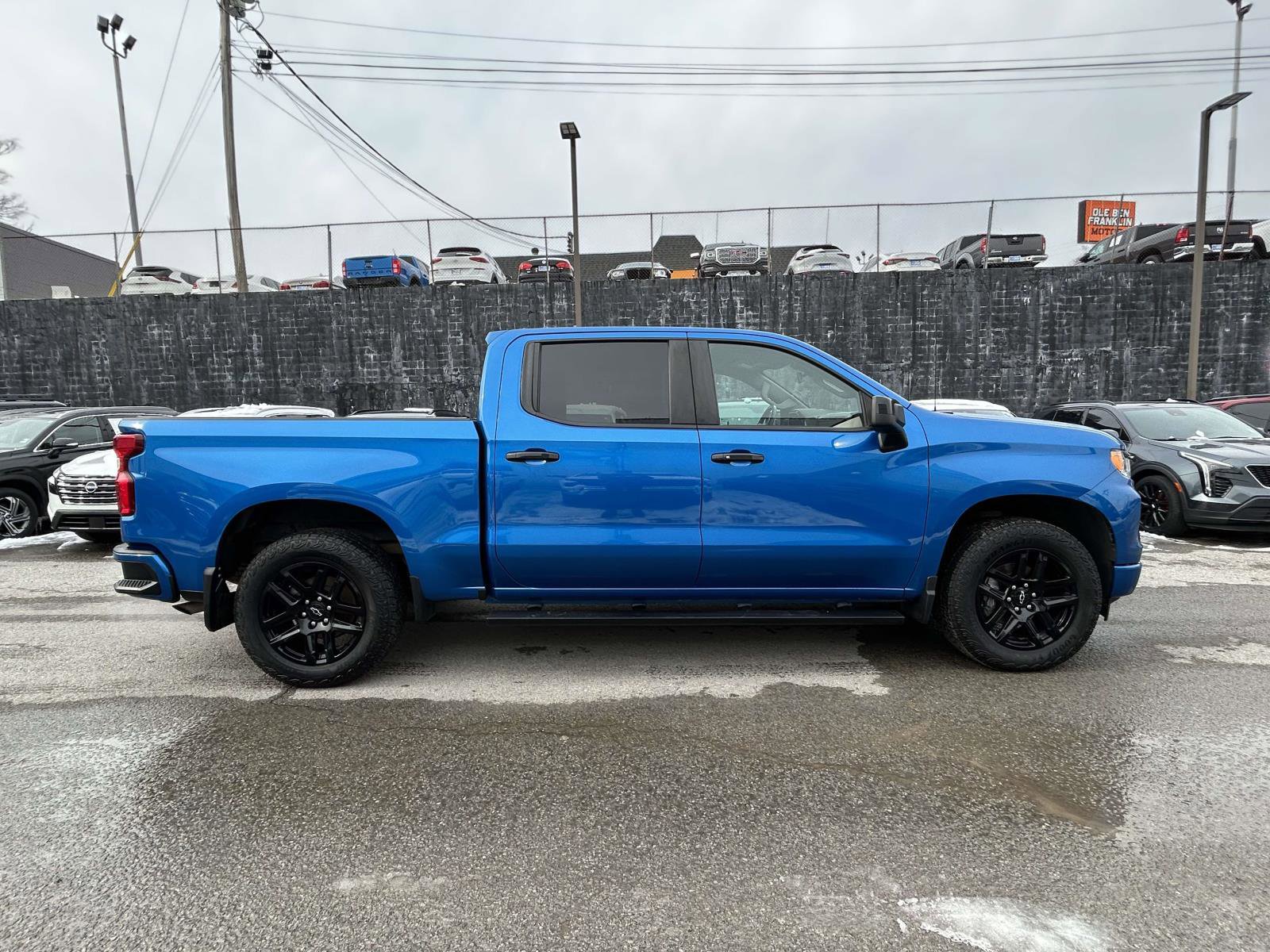 Used 2022 Chevrolet Silverado 1500 RST image 2