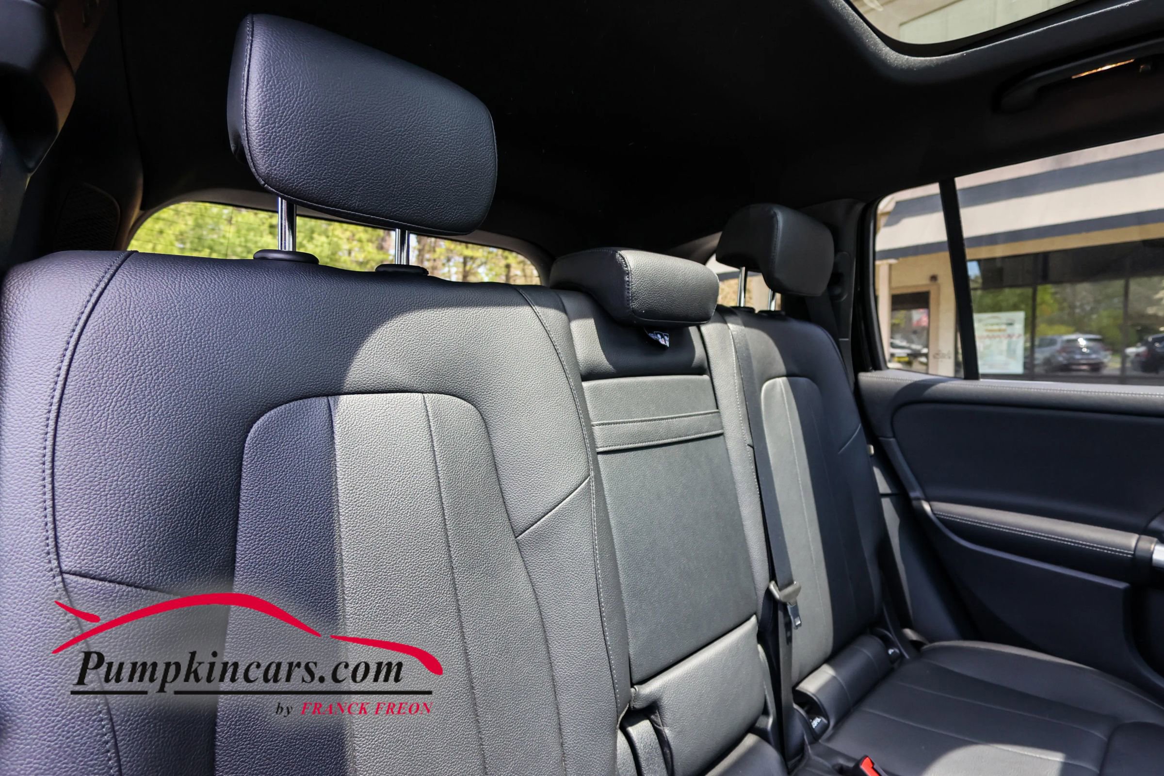 Used 2021 Mercedes-Benz GLB 250 4MATIC w/ Premium Package image 22
