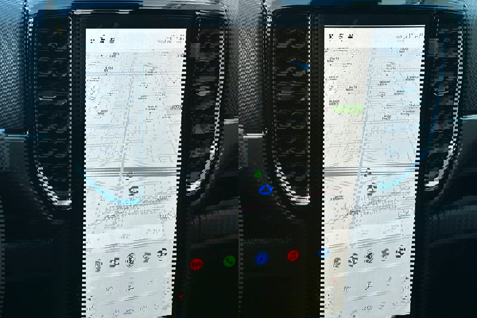 New 2025 Ford Ranger XLT w/ Equipment Group 301A High image 19