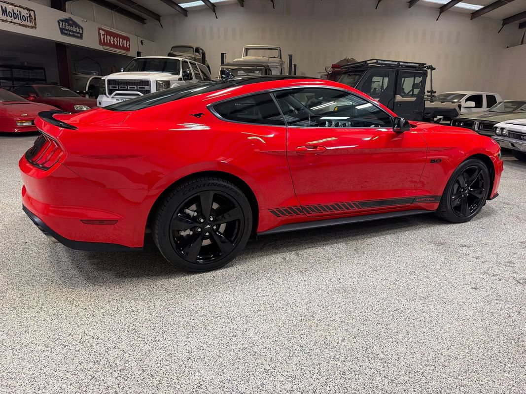 Used 2022 Ford Mustang GT Premium w/ Black Accent Package RWD image 8