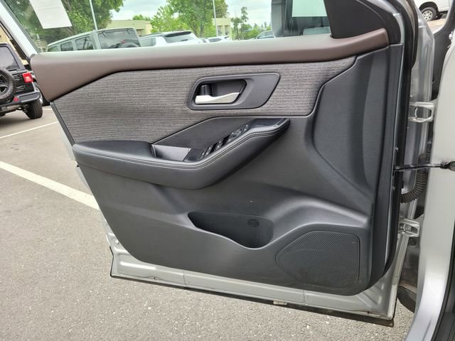 Used 2023 Nissan Rogue SV image 27