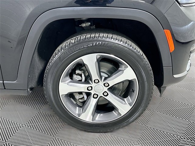 Used 2023 Jeep Grand Cherokee L Limited image 25