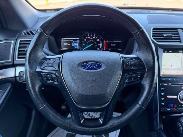 Used 2018 Ford Explorer Limited w/ Equipment Group 301A AWD/4WD image 22