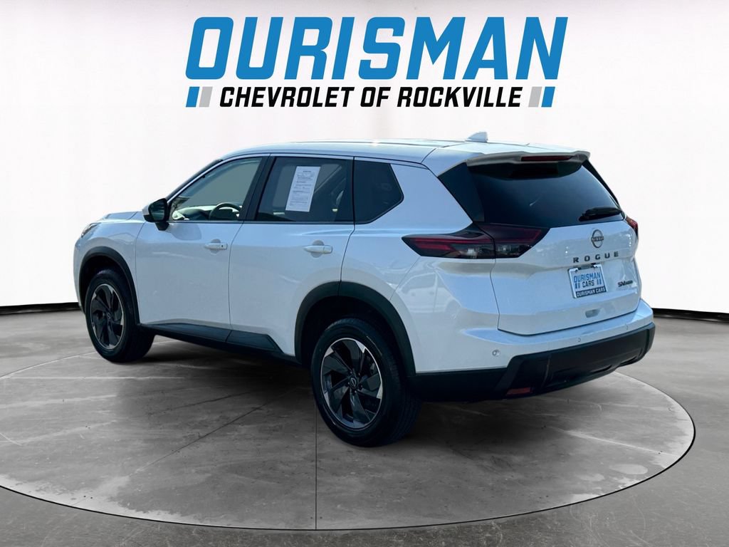 Used 2024 Nissan Rogue SV AWD/4WD image 4