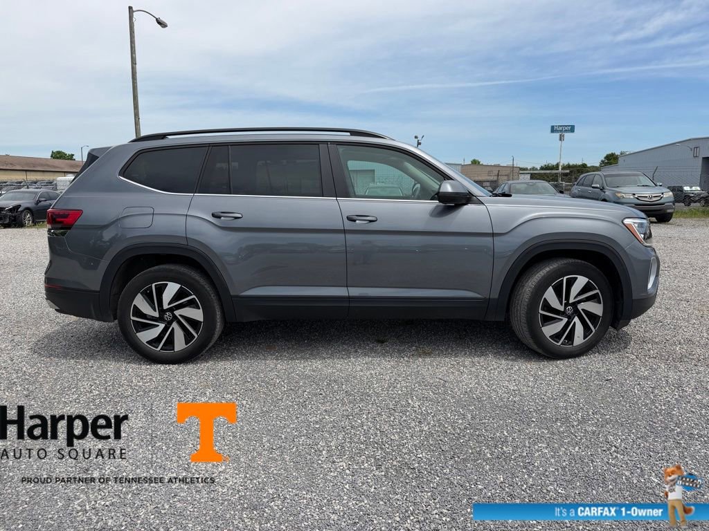 Used 2024 Volkswagen Atlas SE w/ Panoramic Sunroof Package AWD/4WD image 6