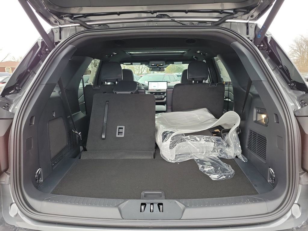 New 2026 Ford Explorer ST-Line w/ ST-Line Street Pack image 10