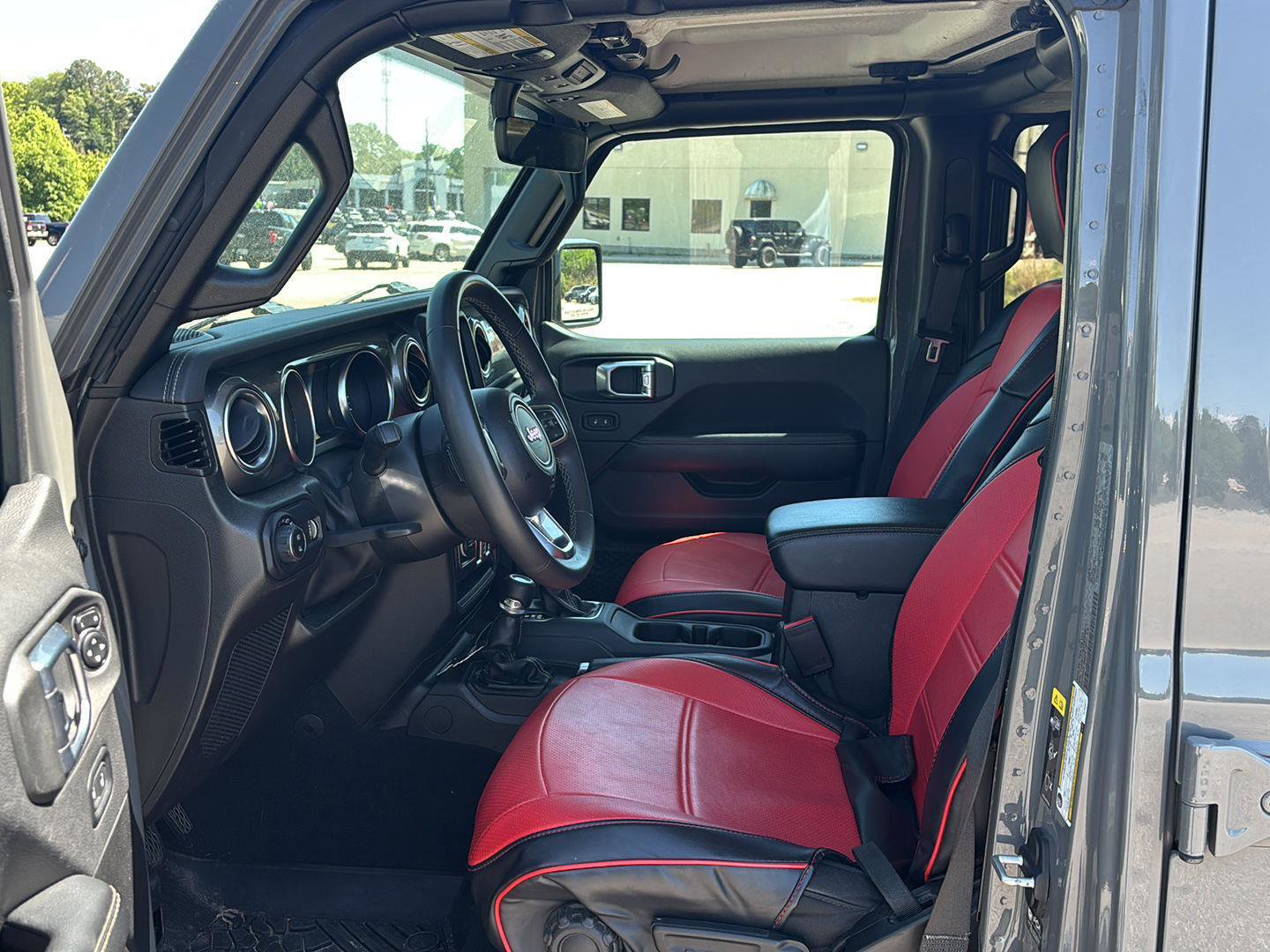 Used 2023 Jeep Gladiator Overland AWD/4WD image 10