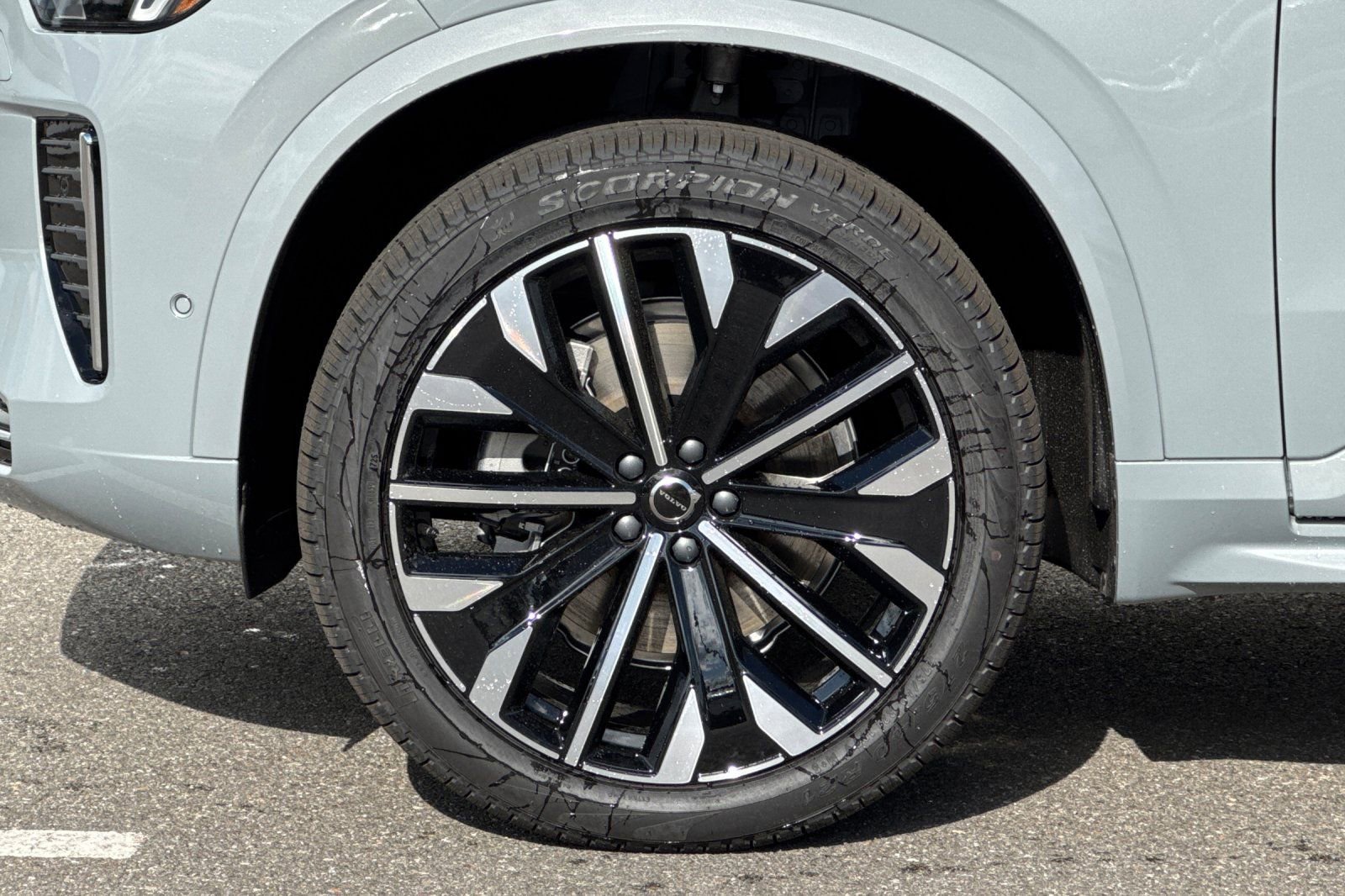 New 2026 Volvo XC90 B6 Ultra w/ Protection Package AWD/4WD image 34