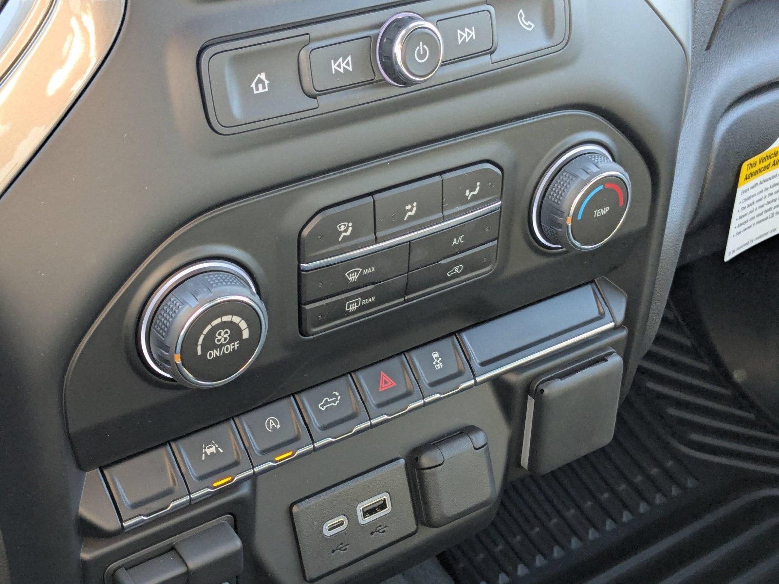 New 2026 Chevrolet Silverado 1500 Custom w/ LPO, Dark Essentials Package AWD/4WD image 16