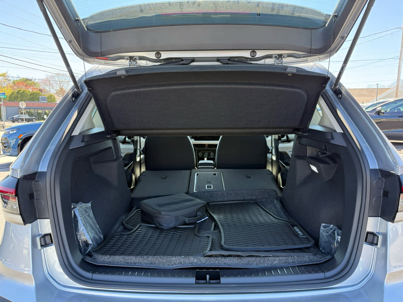 Certified 2025 Volkswagen Taos S AWD/4WD image 14