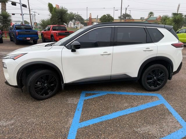 Certified 2023 Nissan Rogue SV w/ SV Premium Package FWD image 3