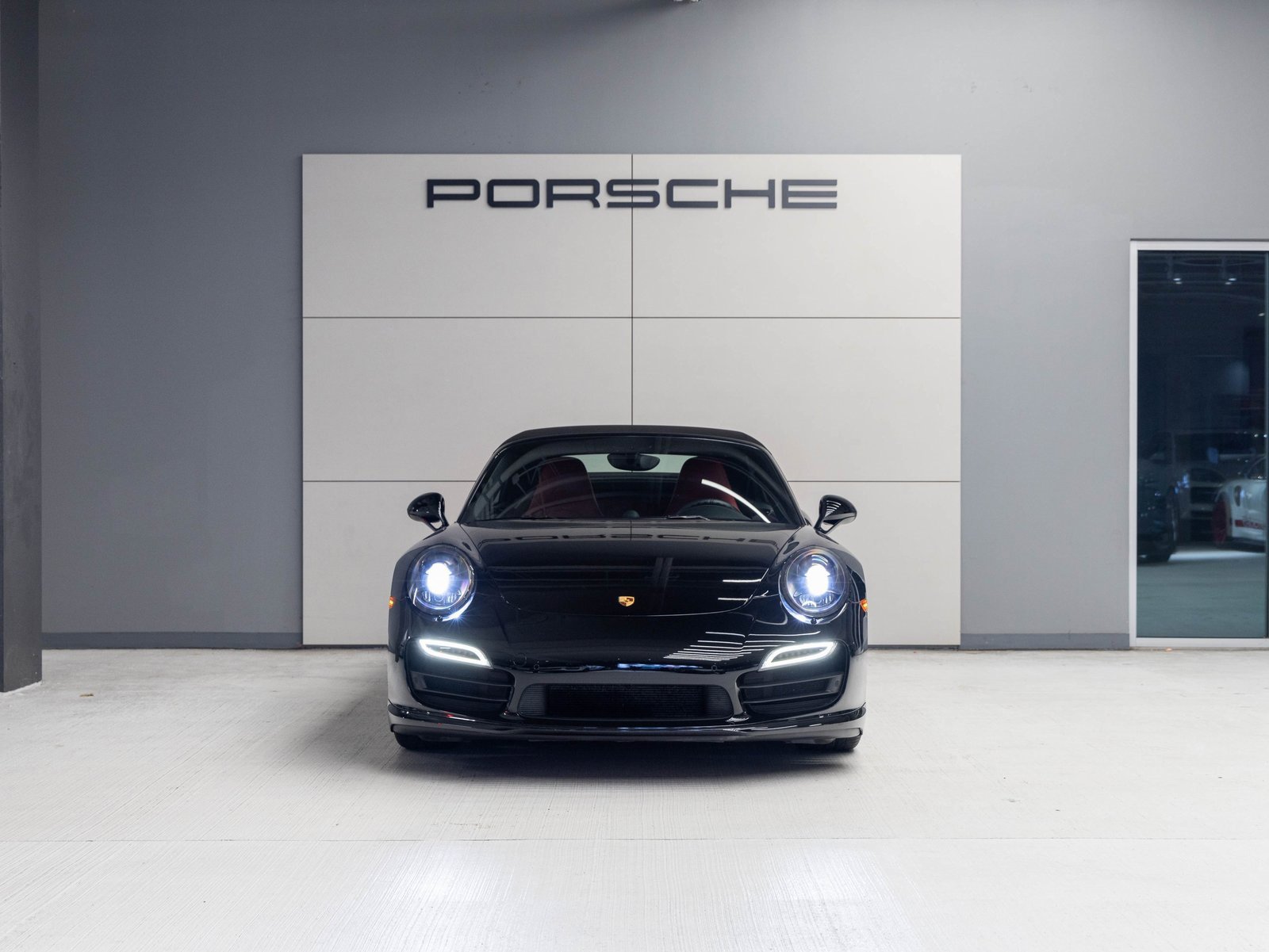 Used 2015 Porsche 911 Turbo image 12