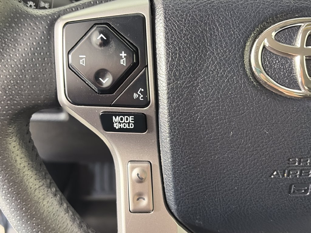 Used 2022 Toyota 4Runner SR5 AWD/4WD image 17